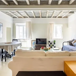 Appartement Authentic Monti 5 Mins From Colosseum, Rome